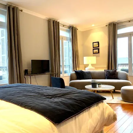 Bed and Breakfast Du Cedre Ονφλέρ