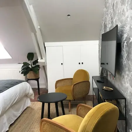 Du Cedre Bed and Breakfast