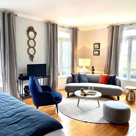 Couette-café Du Cedre 4*