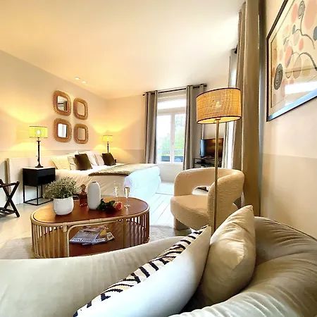 Oda ve Kahvaltı Du Cedre Honfleur