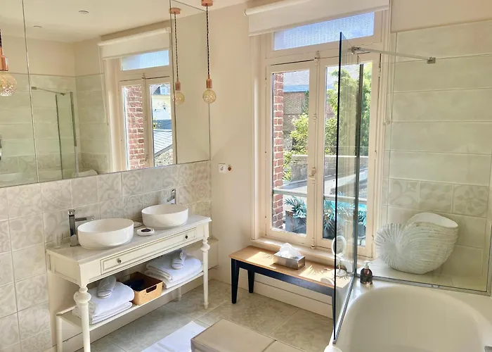 住宿加早餐酒店 Du Cedre